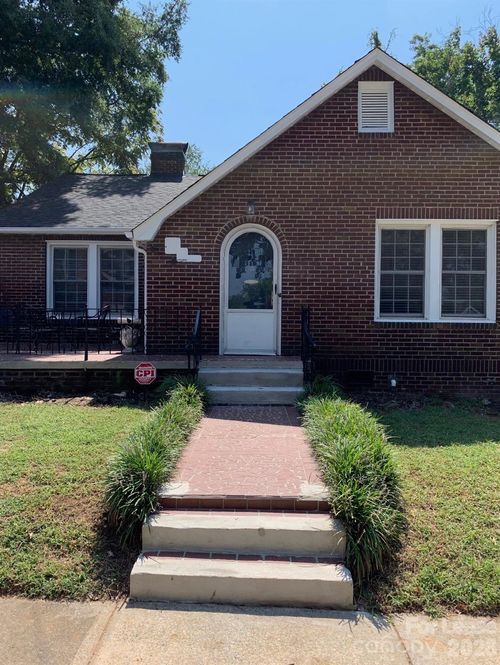 223 Victoria Ave, Charlotte, NC, 28202-1051 | Card Image