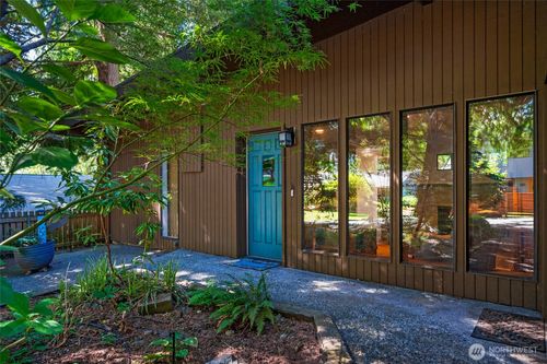 10733 Bartlett Ave Ne, Seattle, WA, 98125-6919 | Card Image