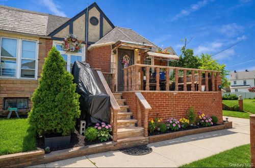17910 Mathewson Court, New York, NY, 11434 | Card Image
