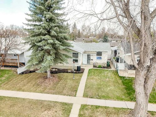 5112 46 Ave, Ponoka, AB, T4J1J5 | Card Image