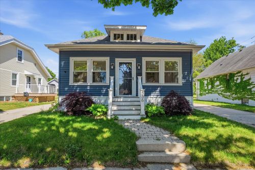 536 N 61st St, Wauwatosa, WI, 53213-4166 | Card Image