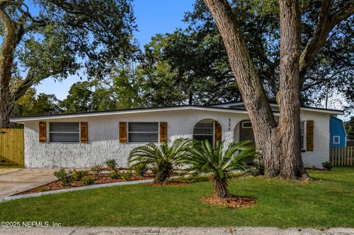 335 Bonnlyn Dr, Orange Park, FL, 32073-4303 | Card Image
