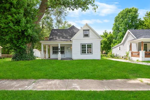 824 W Elm St, Springfield, MO, 65806-1930 | Card Image