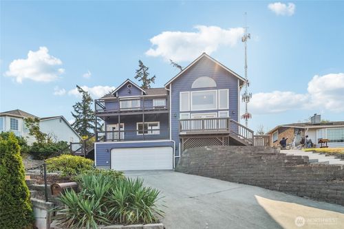 1499 Sw Ponsteen Dr, Oak Harbor, WA, 98277-5818 | Card Image