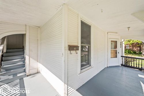 202 W Poplar St, Bloomfield, IA, 52537-1323 | Card Image