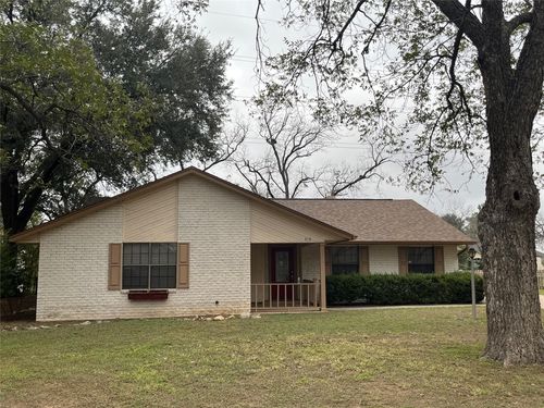 319 Columbine St, Meadowlakes, TX, 78654-6827 | Card Image