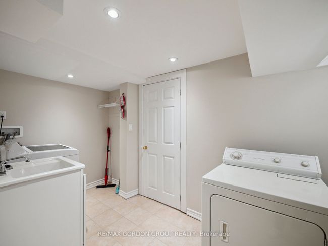 62 Macedonia Crt, House other with 4 bedrooms, 4 bathrooms and 2 parking in Newmarket ON | Image 33