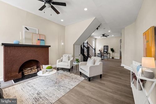 2011 Boone St, BALTIMORE, MD, 21218-6135 | Card Image