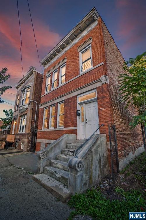 70 N 9th St, Newark, NJ, 07107-1139 | Card Image