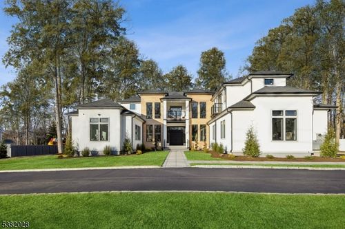 19 Highlander Dr, Scotch Plains, NJ, 07076-2415 | Card Image