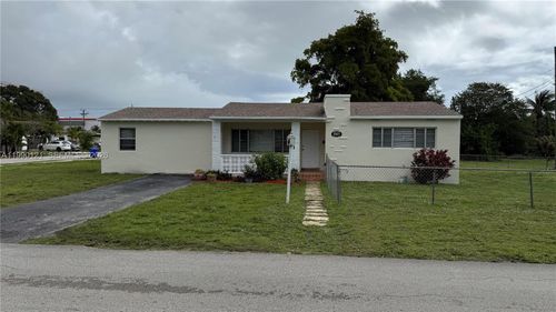 front-main-house-1001 S 22nd Ct, Hollywood, FL, 33020 | Card Image
