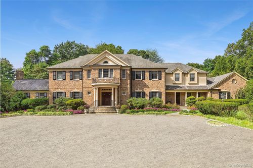 5 Danton Ln S, Locust Valley, NY, 11560-1123 | Card Image