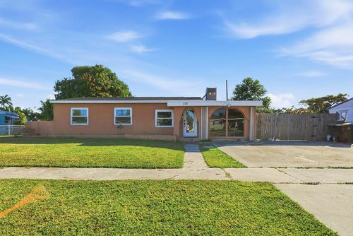 333 Mid Pines Rd, Palm Springs, FL, 33461-1834 | Card Image