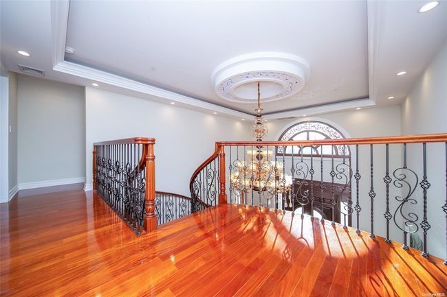 26-25 211 Th St, House other with 5 bedrooms, 7 bathrooms and null parking in Bayside NY | Image 19