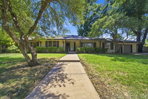 2706 57th St, Tulsa, OK, 74105-7303 | Card Image