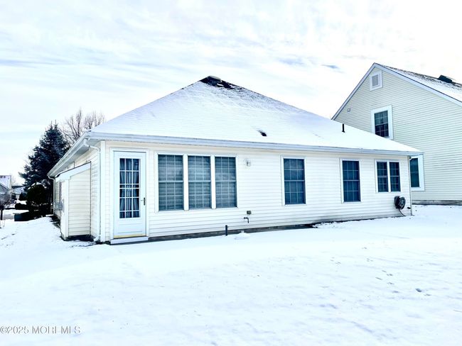6 Regent Sq, Home with 2 bedrooms, 2 bathrooms and null parking in Jackson NJ | Image 4