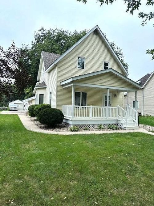 117 S 8th St, Montevideo, MN, 56265-1934 | Card Image