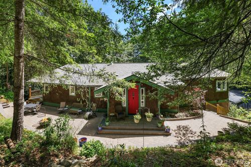 16732 230th Ave Se, Maple Valley, WA, 98038-7002 | Card Image