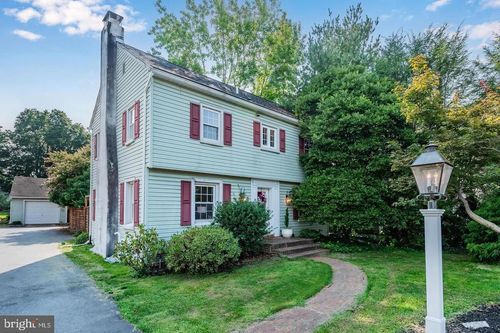 710 Fishburn Rd, HERSHEY, PA, 17033-2011 | Card Image