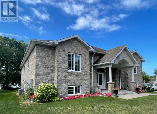 unit-4-98 Queen St, Smiths Falls, ON, K7A3N4 | Card Image