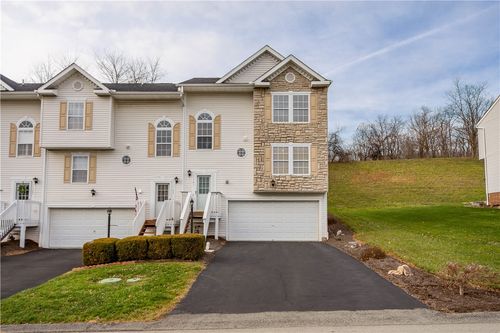 1143 Arrowhead Dr, Washington, PA, 15301-5067 | Card Image