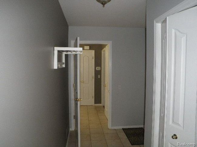 3743 Rolling Hills Rd, House other with 4 bedrooms, 3 bathrooms and null parking in Lake Orion MI | Image 5