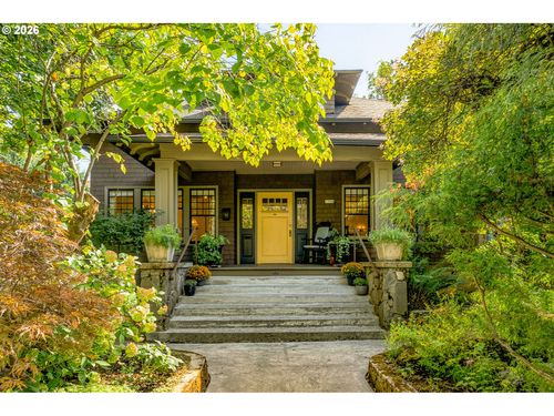 1734 Ne Halsey St, Portland, OR, 97232 | Card Image