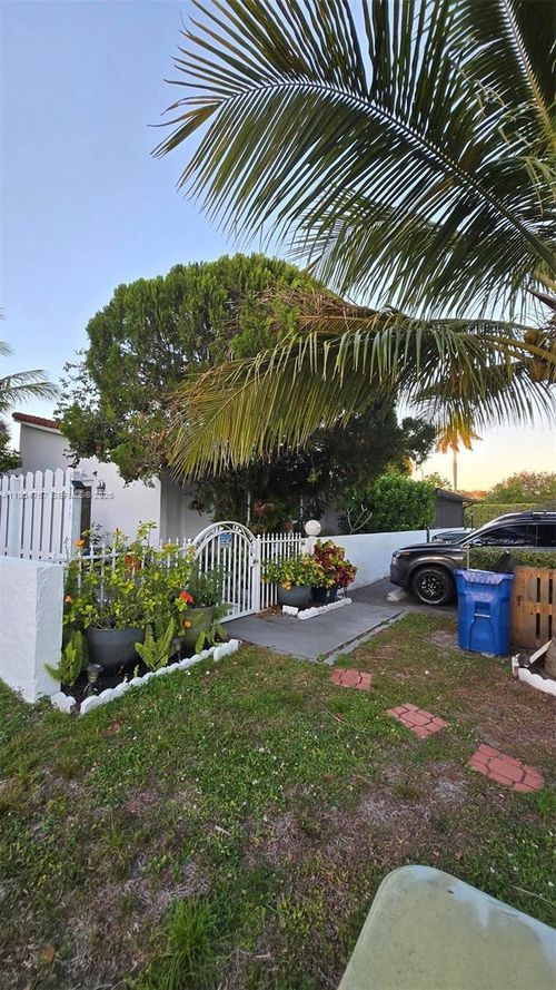 3605 Nw 83rd Ave, Sunrise, FL, 33351-6141 | Card Image