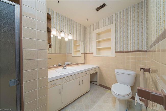 2025 W Main St, House other with 3 bedrooms, 2 bathrooms and null parking in Yadkinville NC | Image 29