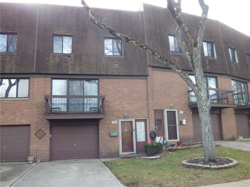 3670-3670 Allendale Cir, Pittsburgh, PA, 15204-1204 | Card Image