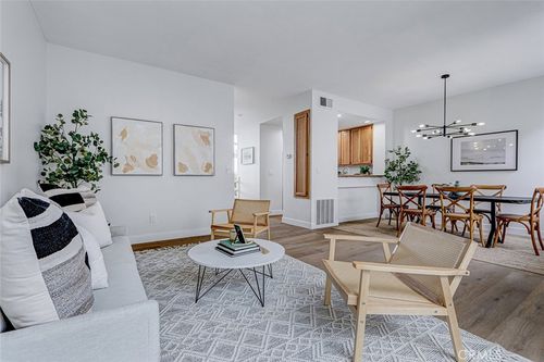 apt-18-501 Herondo St, Hermosa Beach, CA, 90254-5240 | Card Image