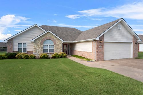 707 E 10th St, Grove, OK, 74344-2968 | Card Image