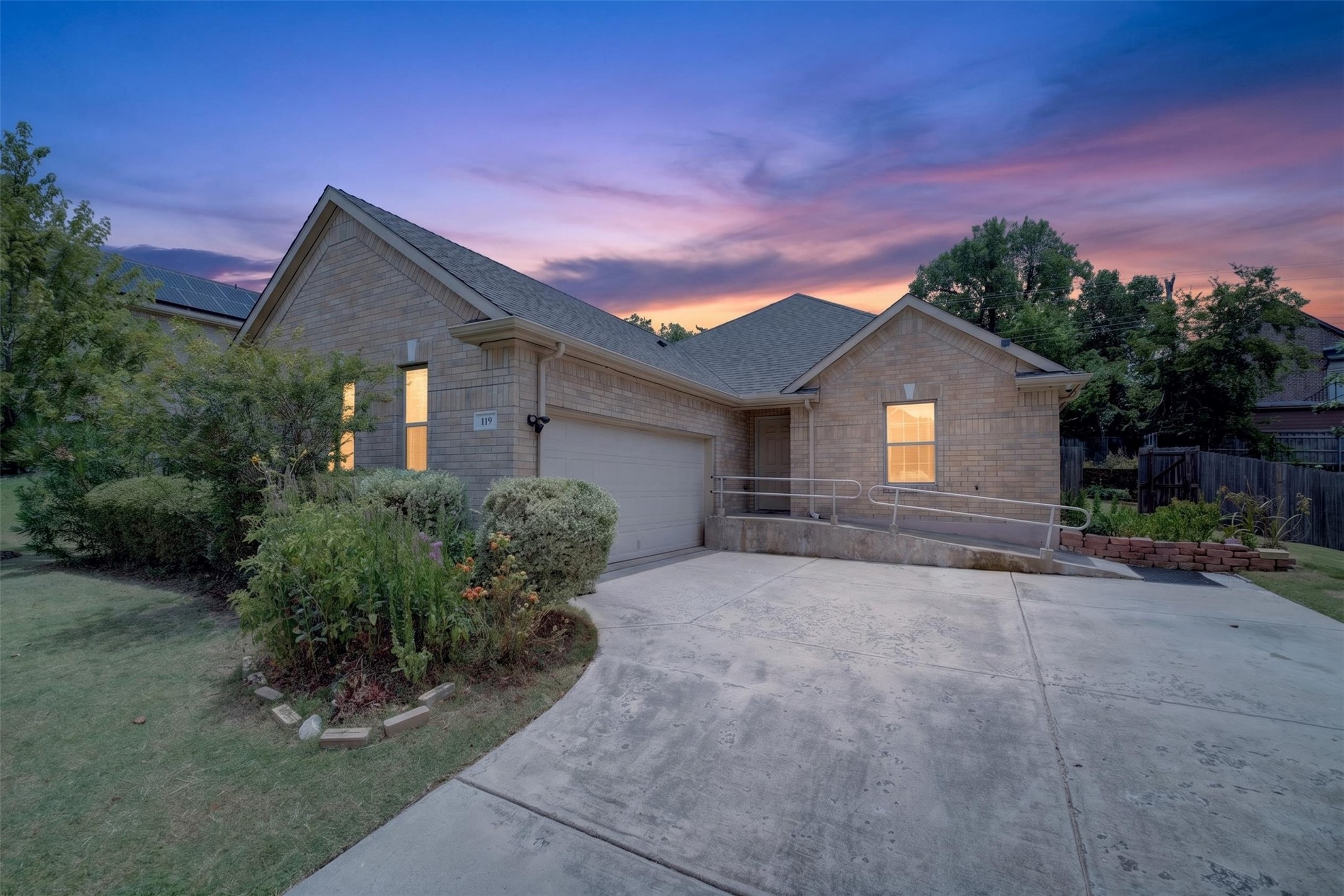 119 Matamoros St, Pending in Grand Prairie - eXp Realty