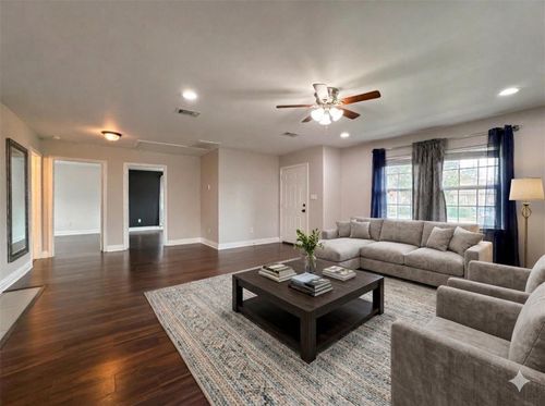 2902 Elser St, Houston, TX, 77009-6922 | Card Image