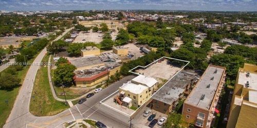2765 Nw 17th Ter, Miami, FL, 33125-1117 | Card Image