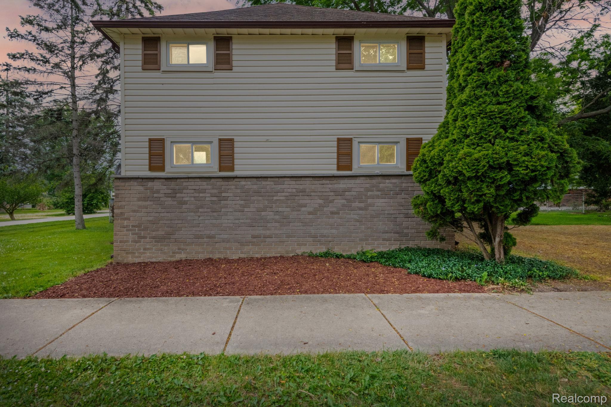 Residential in Grosse Ile Township 2
