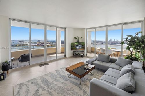 apt-2601-808 Brickell Key Dr, Miami, FL, 33131-2690 | Card Image