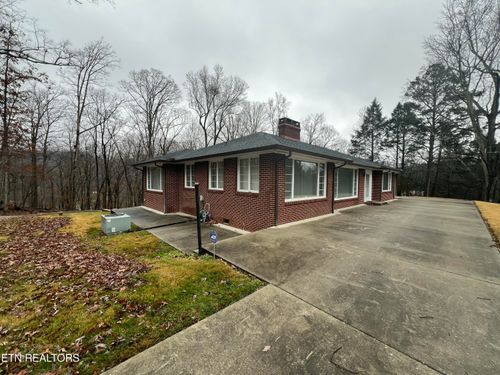 140 Magna Vista Dr, Harriman, TN, 37748-4105 | Card Image