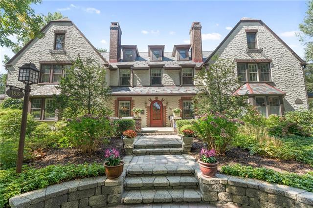 Maple St, Bethlehem, PA 18017