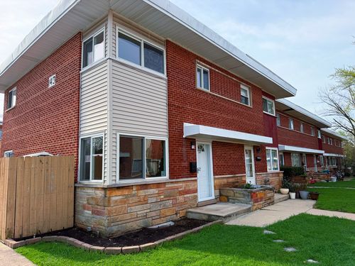 apt-i-140 Northwest Hwy, Des Plaines, IL, 60016-2271 | Card Image