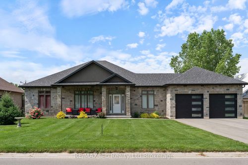 1005 Windham Centre Rd, Windham Centre, ON, N0E2A0 | Card Image