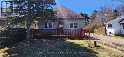 206 Golf Course Rd, Pembroke, ON, K8A7B3 | Card Image