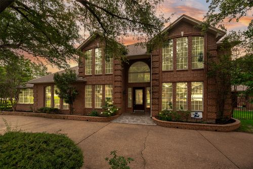 2312 Stonegate Cir, Denton, TX, 76205-5481 | Card Image