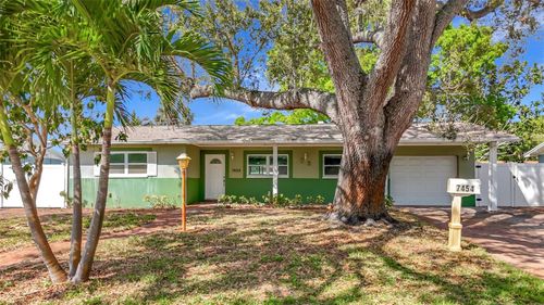 7454 Locust Street Ne, St Petersburg, FL, 33702 | Card Image