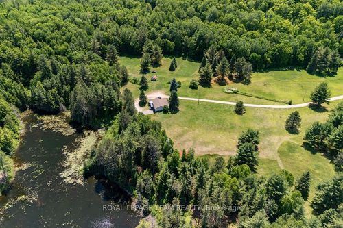 11462 Opeongo Rd, Barrys Bay, ON, K0J1B0 | Card Image