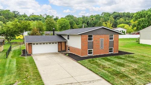 5316 Wakefield Dr, Fairborn, OH, 45324-1827 | Card Image