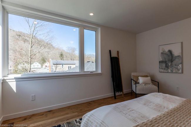 315 Park St W, House other with 5 bedrooms, 3 bathrooms and 2 parking in Dundas ON | Image 18