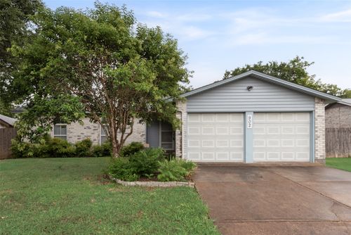 902 Dawnview St, Arlington, TX, 76014-2312 | Card Image