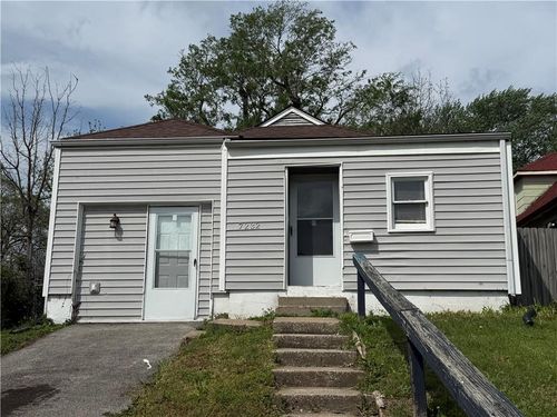 7232 College Ave, Kansas City, MO, 64132-1902 | Card Image