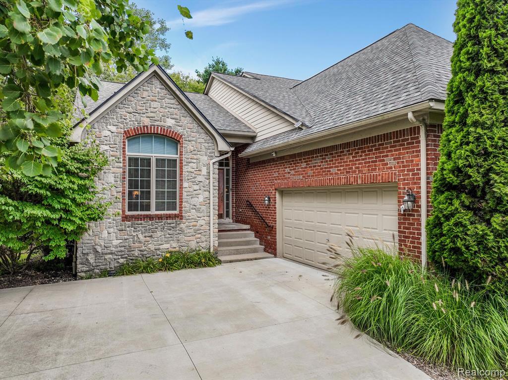 Oakhurst Ridge Rd, Clarkston, MI 48348 #1